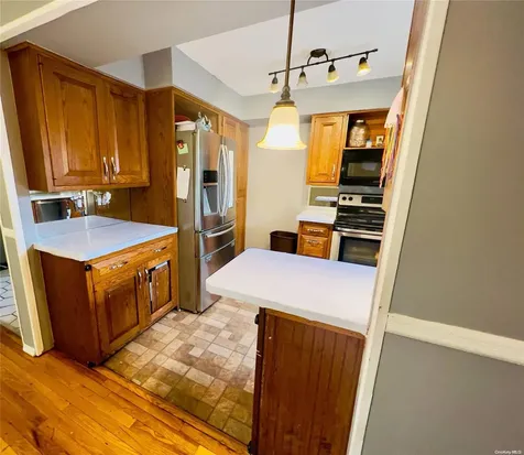 82 Ryder Avenue North Babylon NY 11703