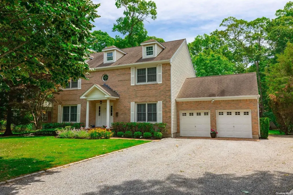 41 Orchard Drive Brightwaters NY 11718