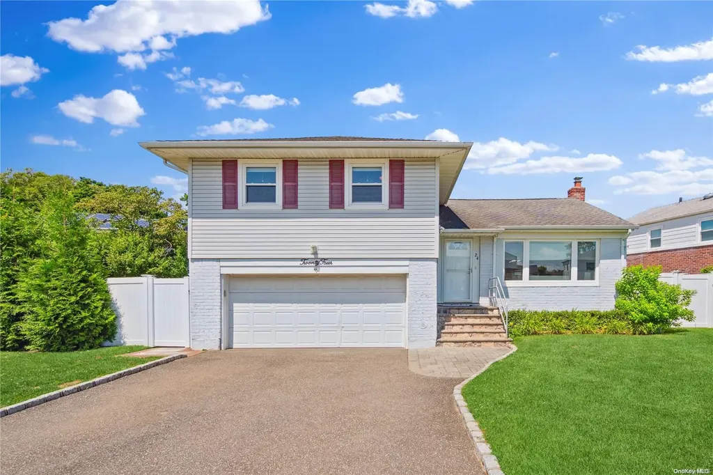 24 Forest Drive Plainview NY 11803