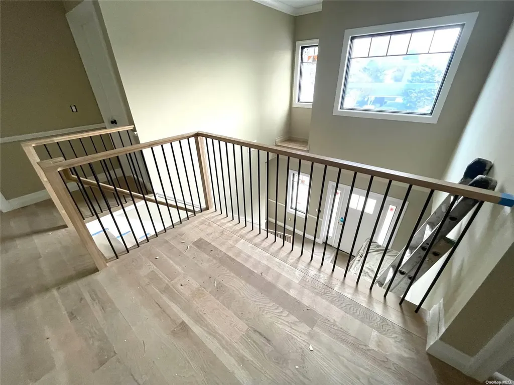 18 Hidden Lane Westbury NY 11590