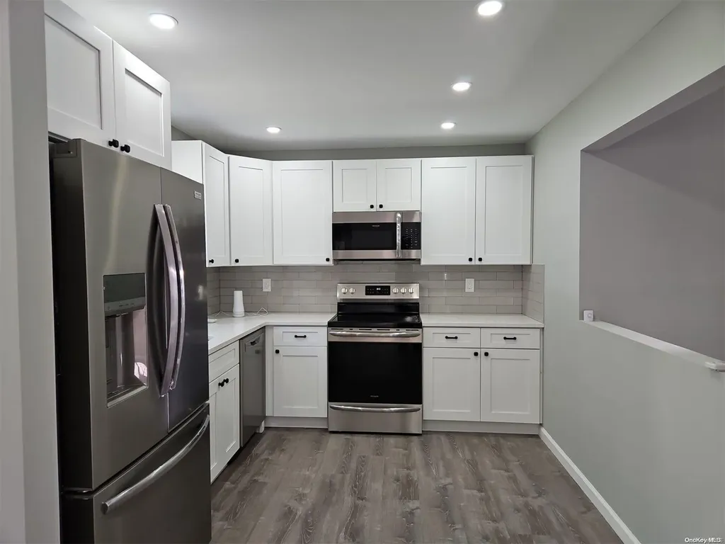 38 Parkside Avenue Miller Place NY 11764