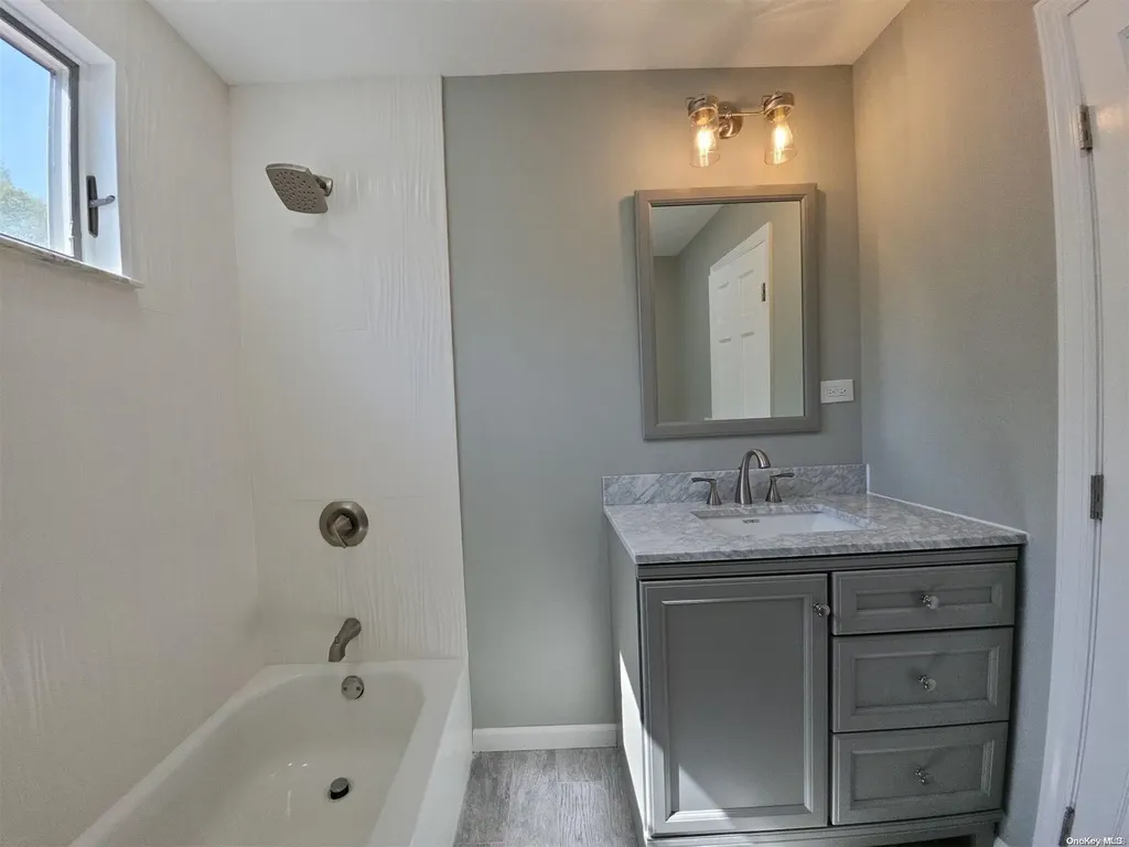 38 Parkside Avenue Miller Place NY 11764