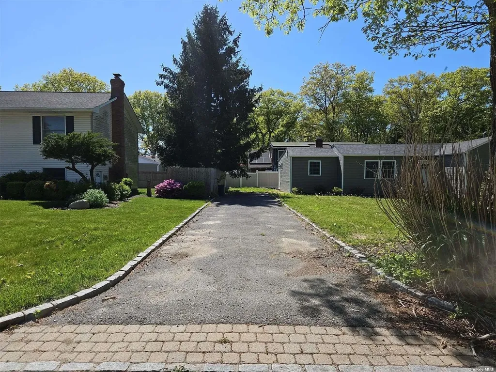 38 Parkside Avenue Miller Place NY 11764