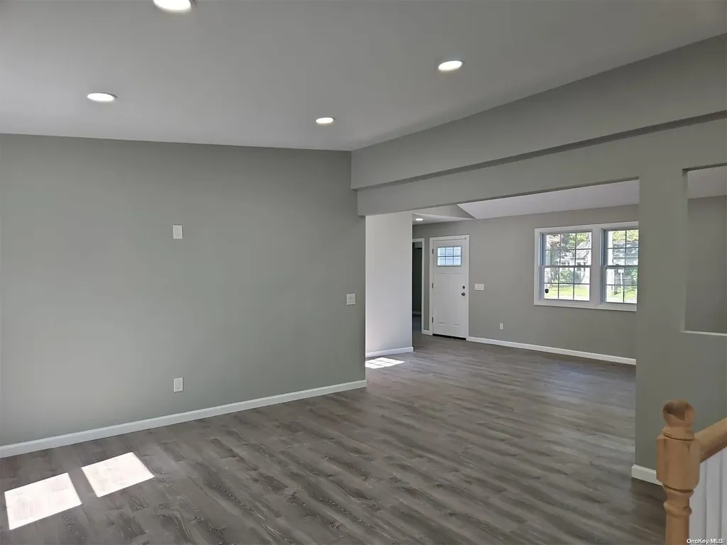 38 Parkside Avenue Miller Place NY 11764