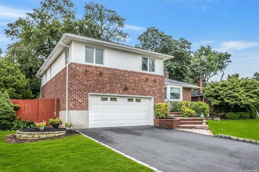46 Melanie Lane Syosset NY 11791