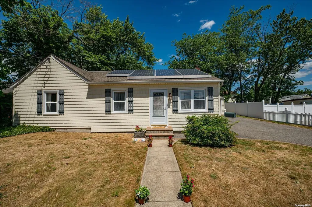 259 15th Street West Babylon NY 11704
