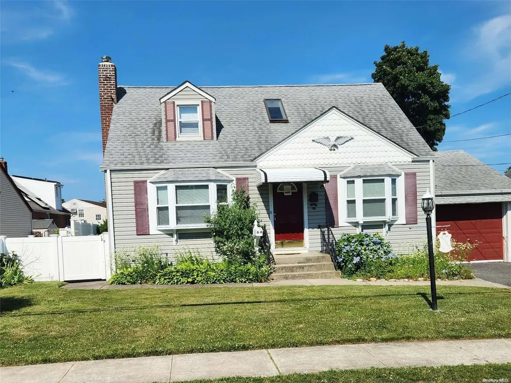 64 Union Road Lindenhurst NY 11757