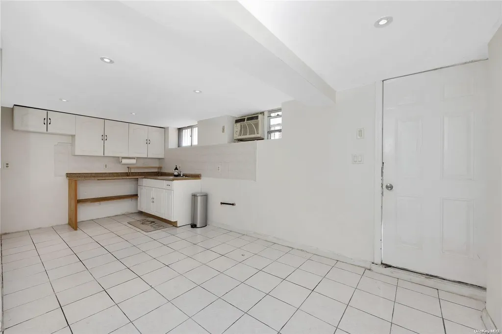 9314 Avenue N Brooklyn NY 11236