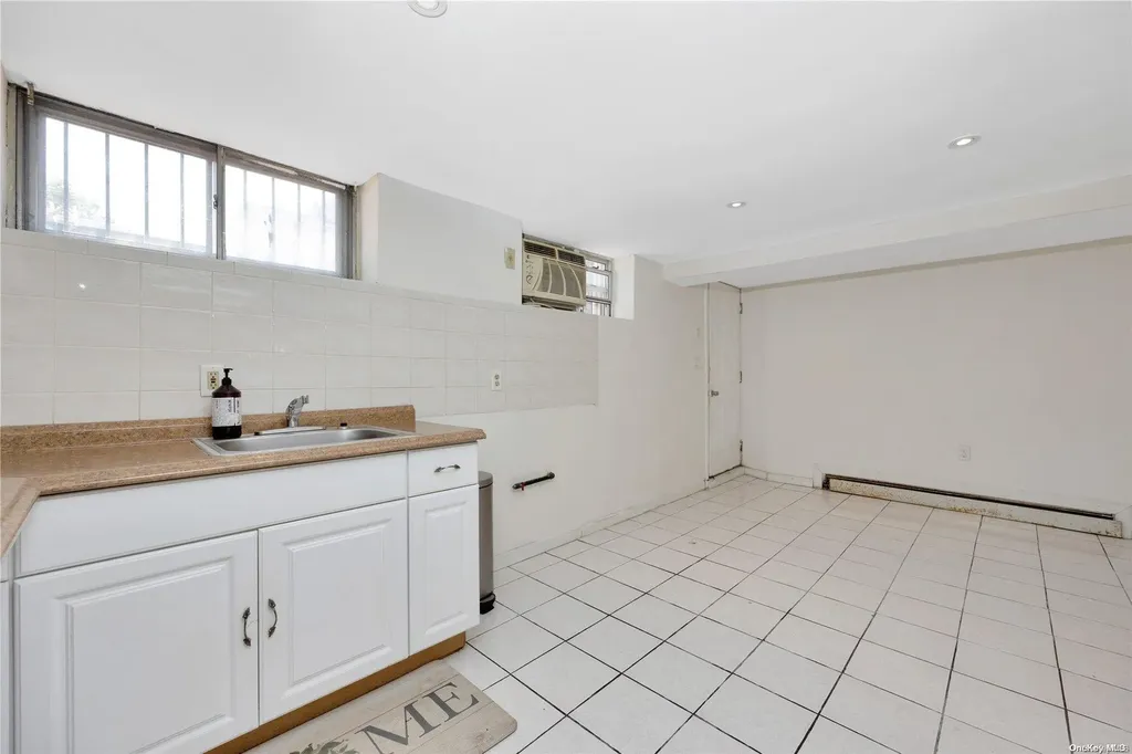 9314 Avenue N Brooklyn NY 11236