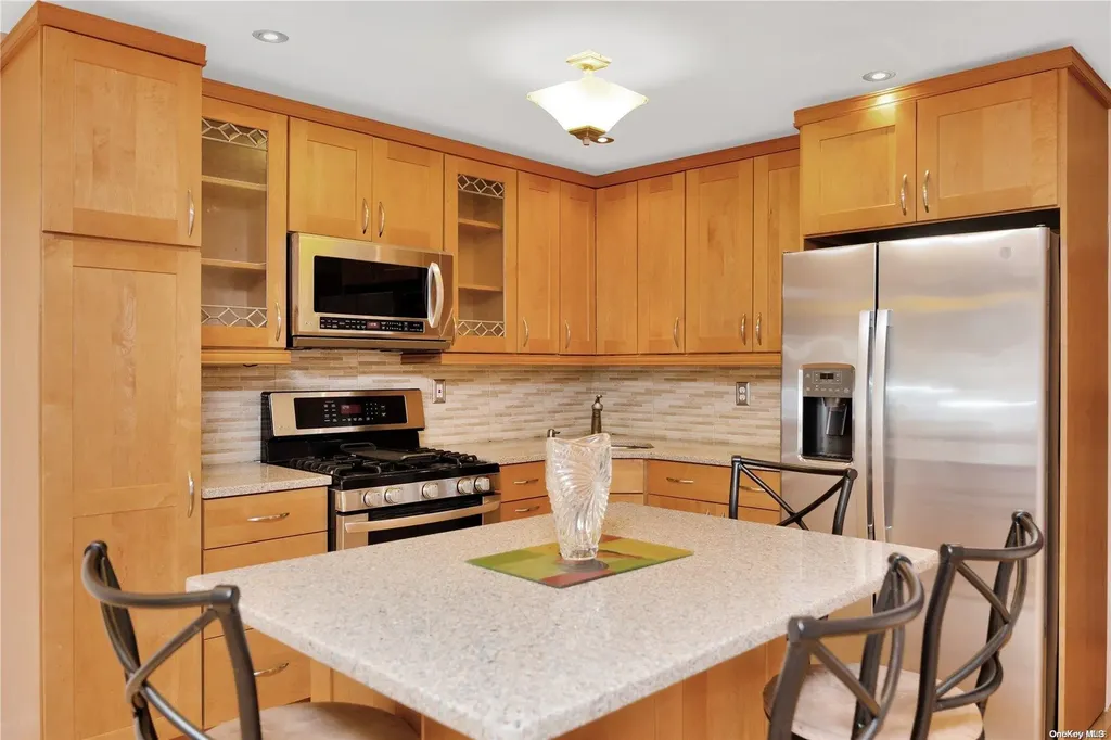 9314 Avenue N Brooklyn NY 11236