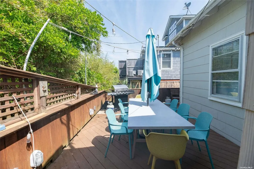180 Cottage Walk Ocean Beach NY 11770