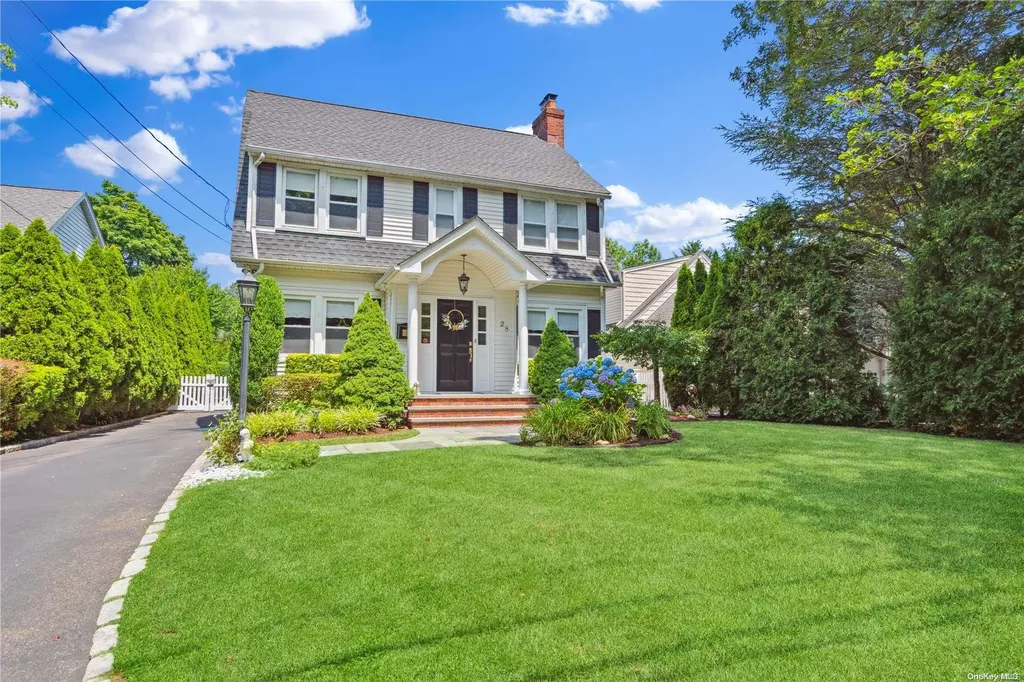 28 Meadowbrook Road Syosset NY 11791