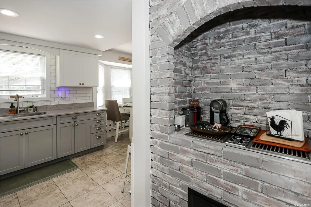4 Kim Place Kings Park NY 11754