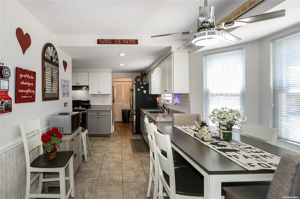 4 Kim Place Kings Park NY 11754