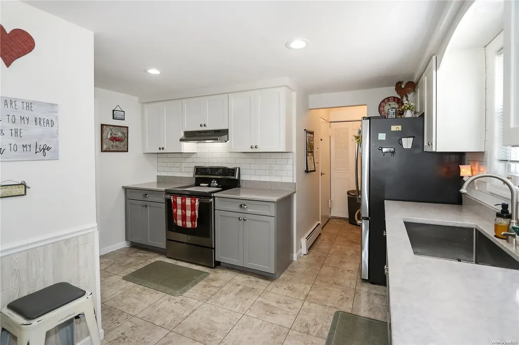 4 Kim Place Kings Park NY 11754