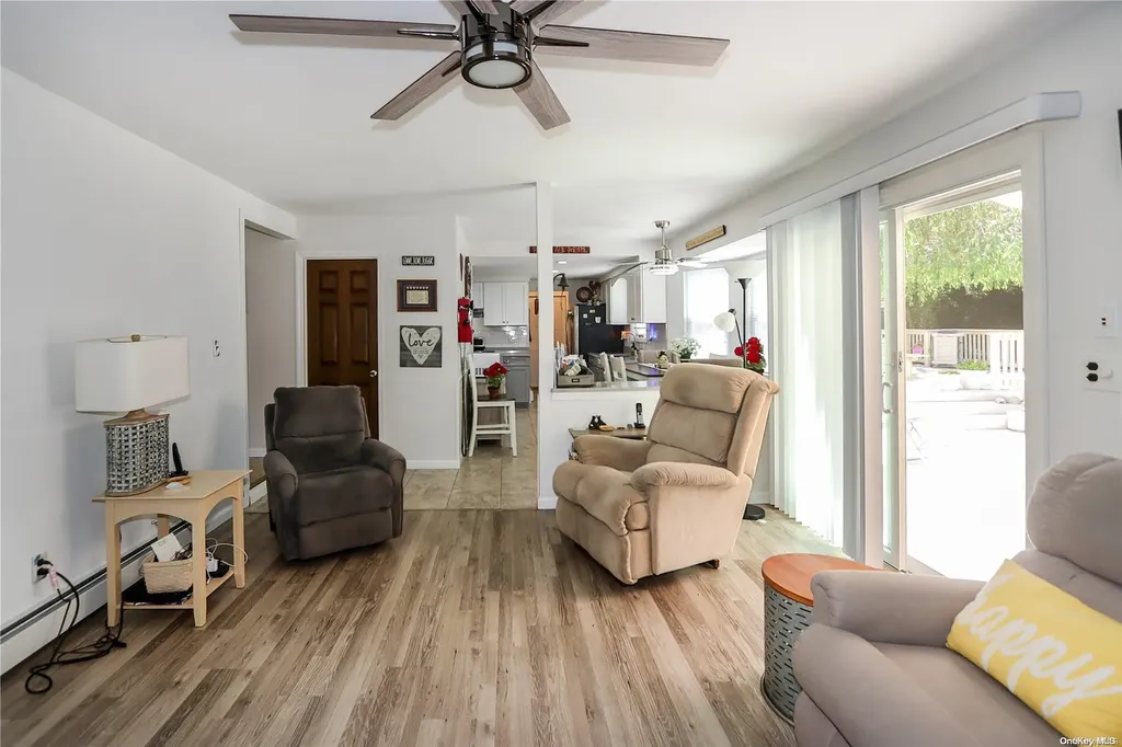 4 Kim Place Kings Park NY 11754
