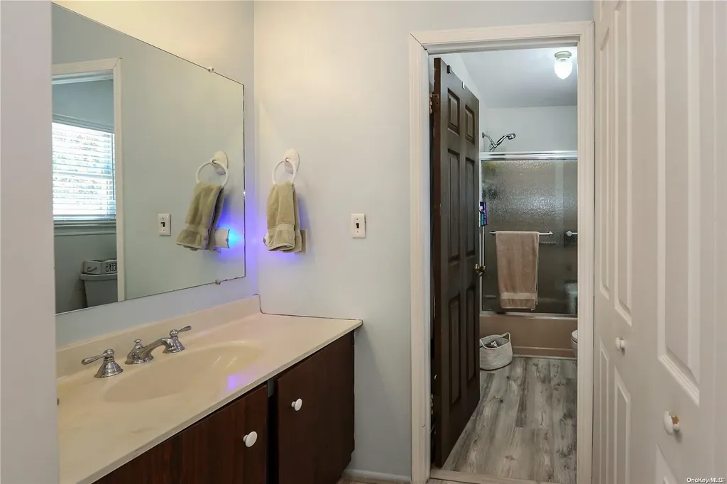 4 Kim Place Kings Park NY 11754