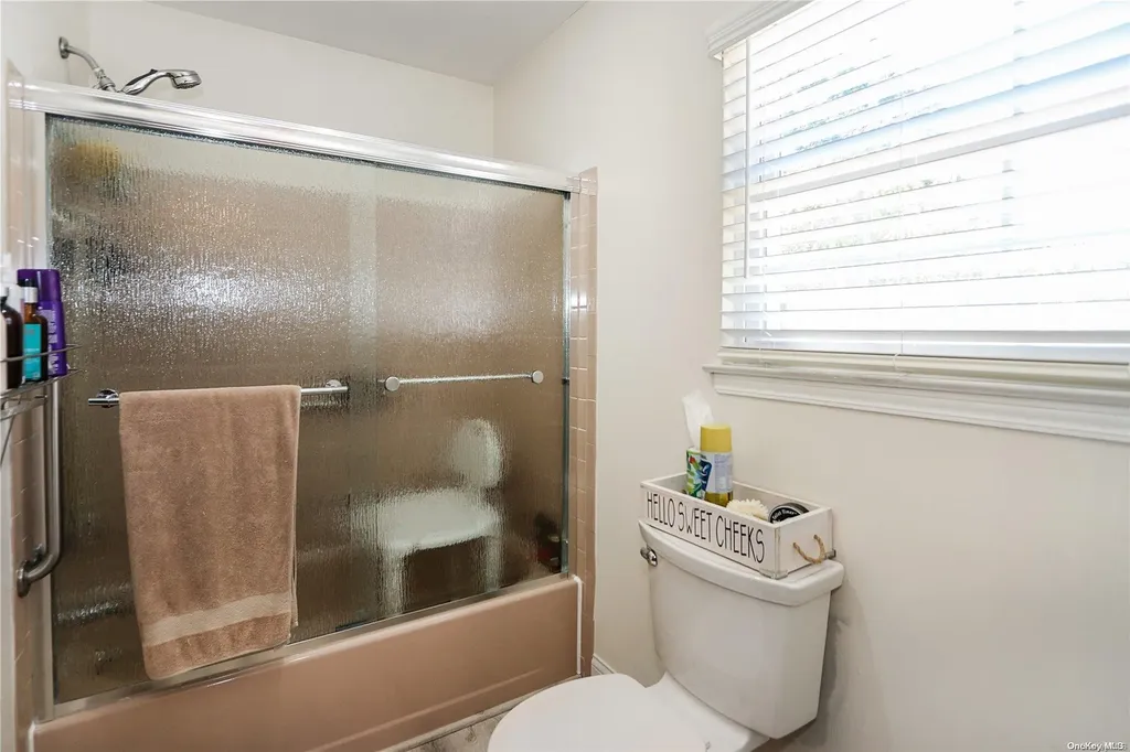 4 Kim Place Kings Park NY 11754