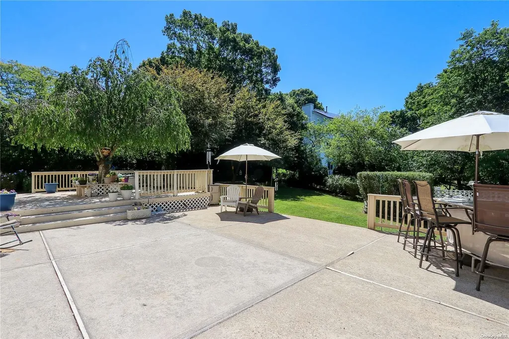 4 Kim Place Kings Park NY 11754