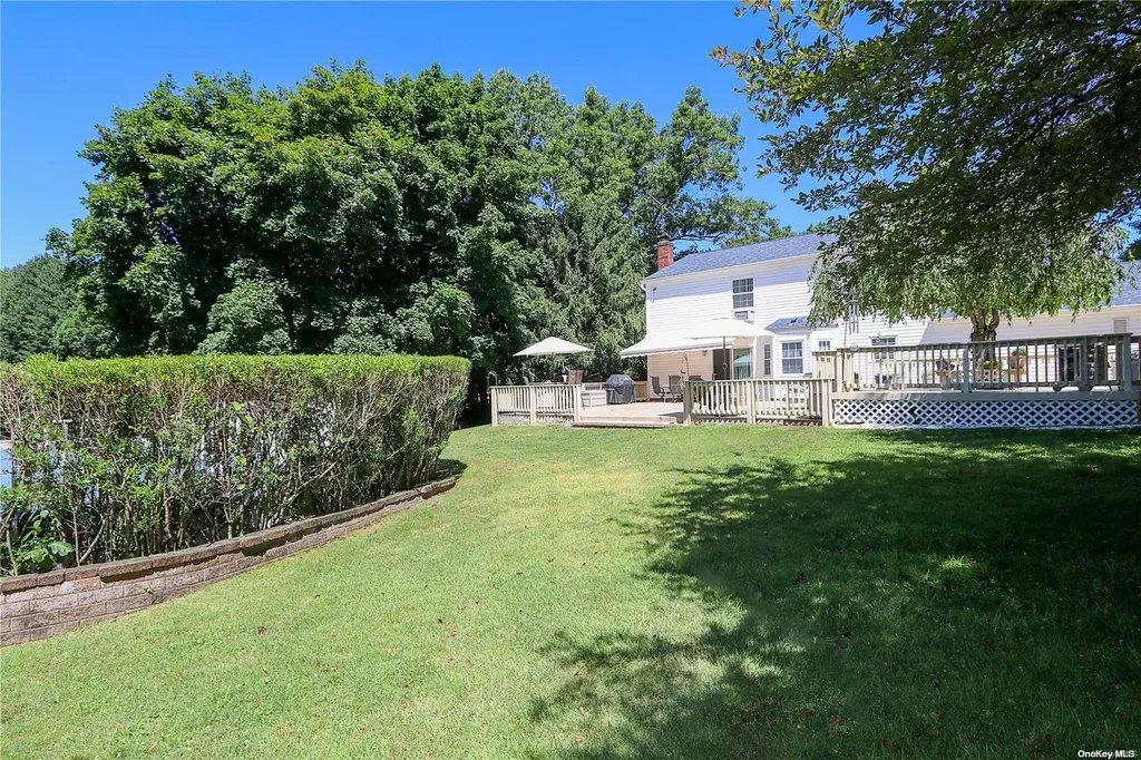 4 Kim Place Kings Park NY 11754