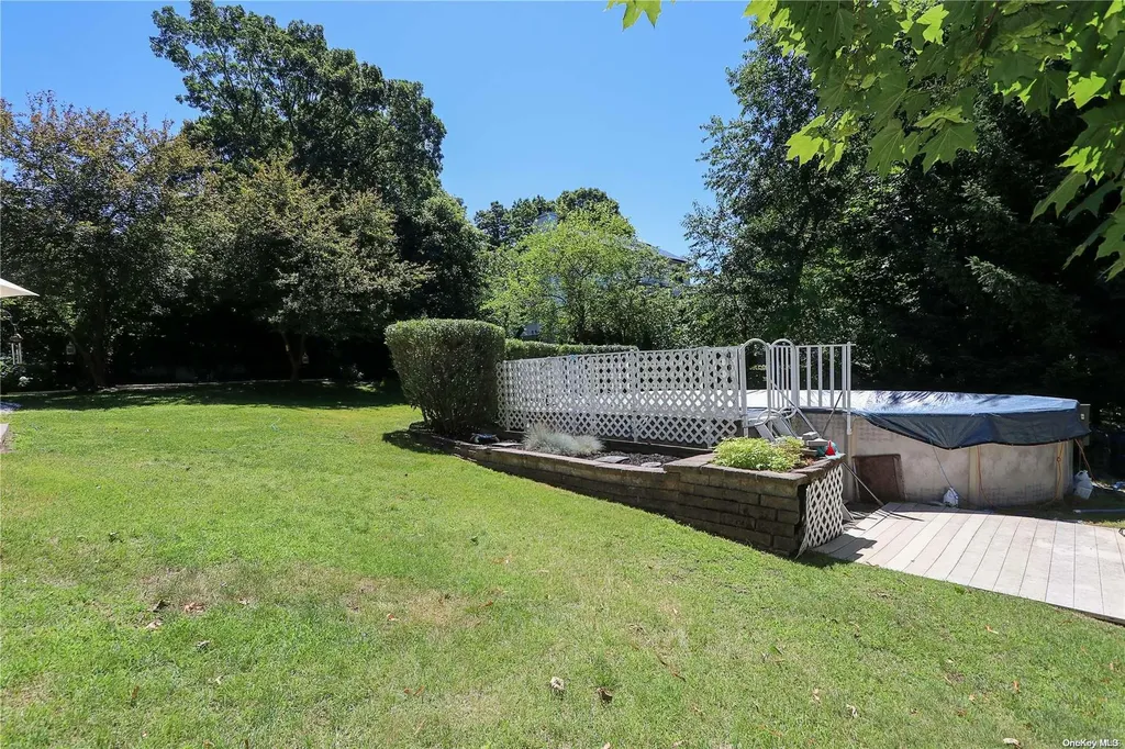 4 Kim Place Kings Park NY 11754