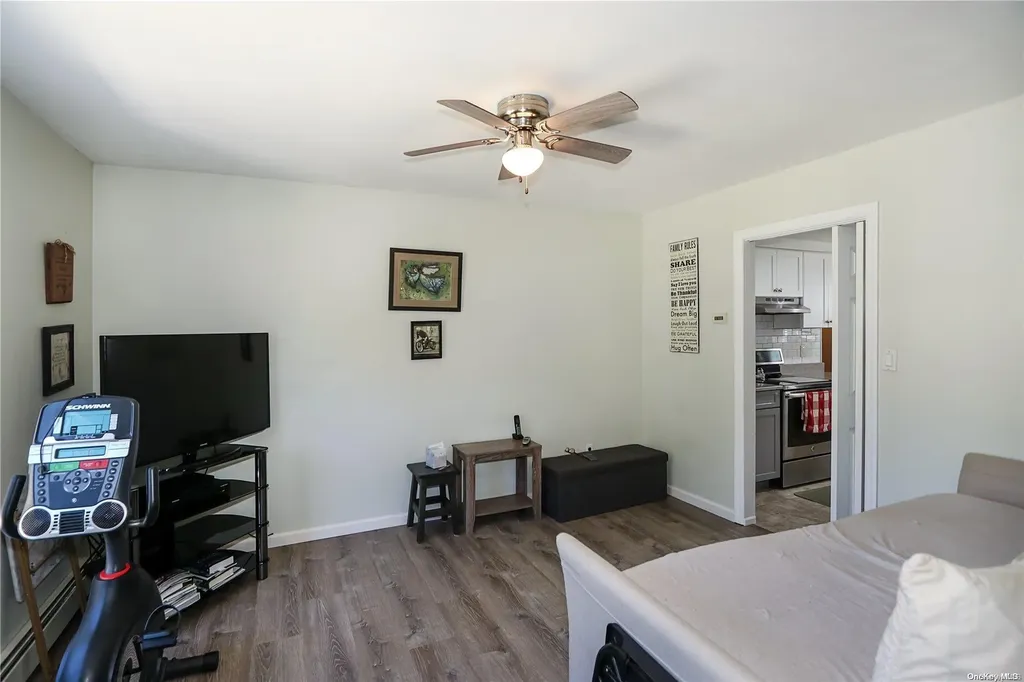 4 Kim Place Kings Park NY 11754