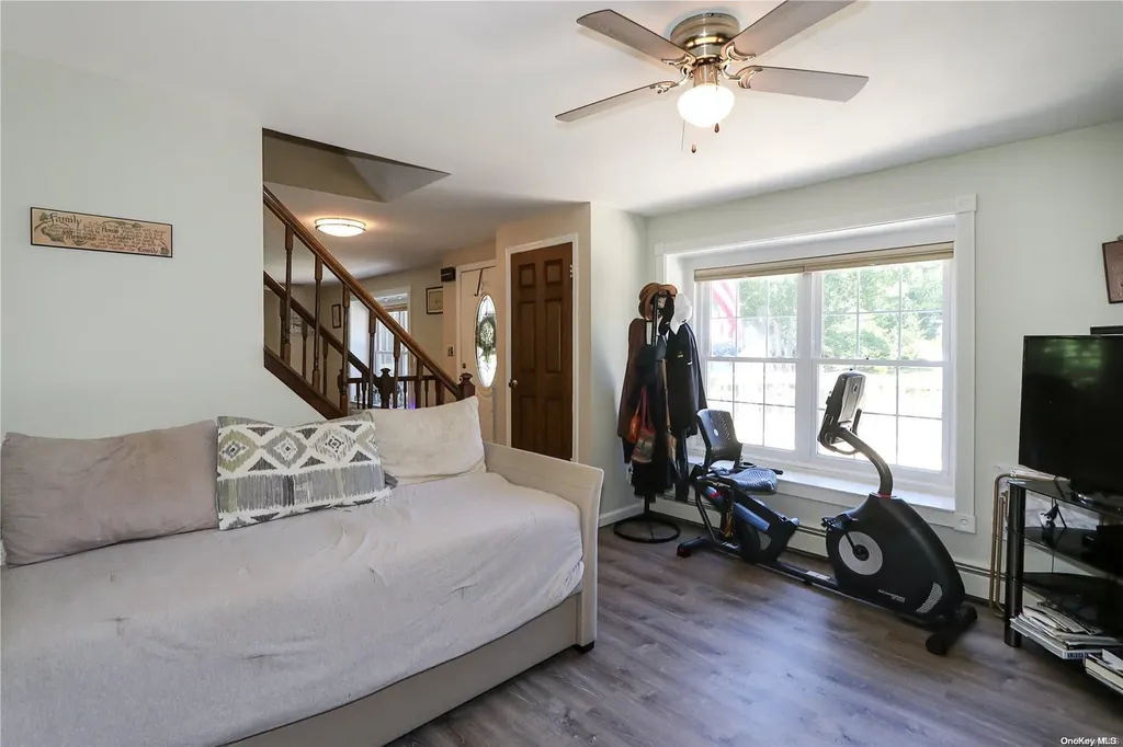 4 Kim Place Kings Park NY 11754