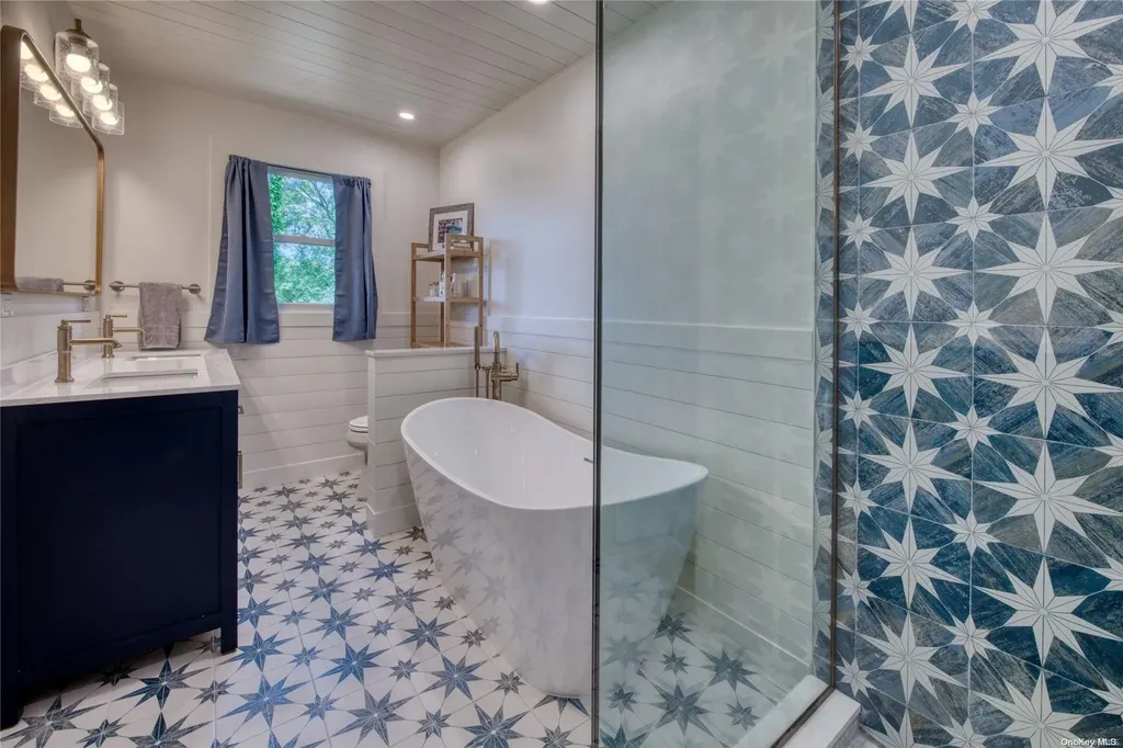 3 Bishop Avenue Westhampton NY 11977