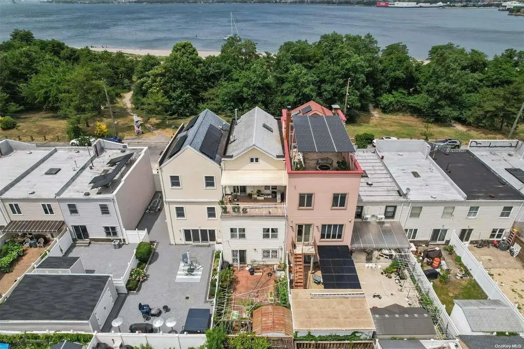 3716 Bayview Avenue Brooklyn NY 11224