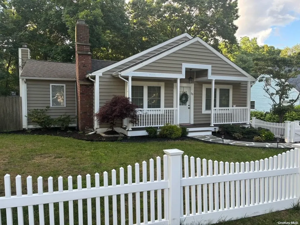 55 Champlin Street Ronkonkoma NY 11779