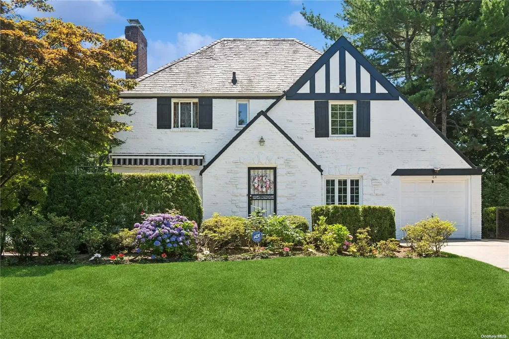 64 Rolling Hill Road Manhasset NY 11030