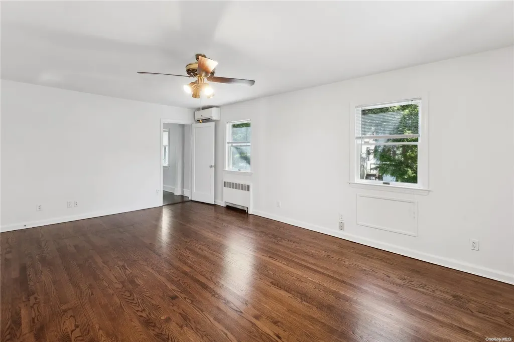 64 Rolling Hill Road Manhasset NY 11030