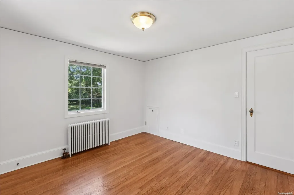 64 Rolling Hill Road Manhasset NY 11030