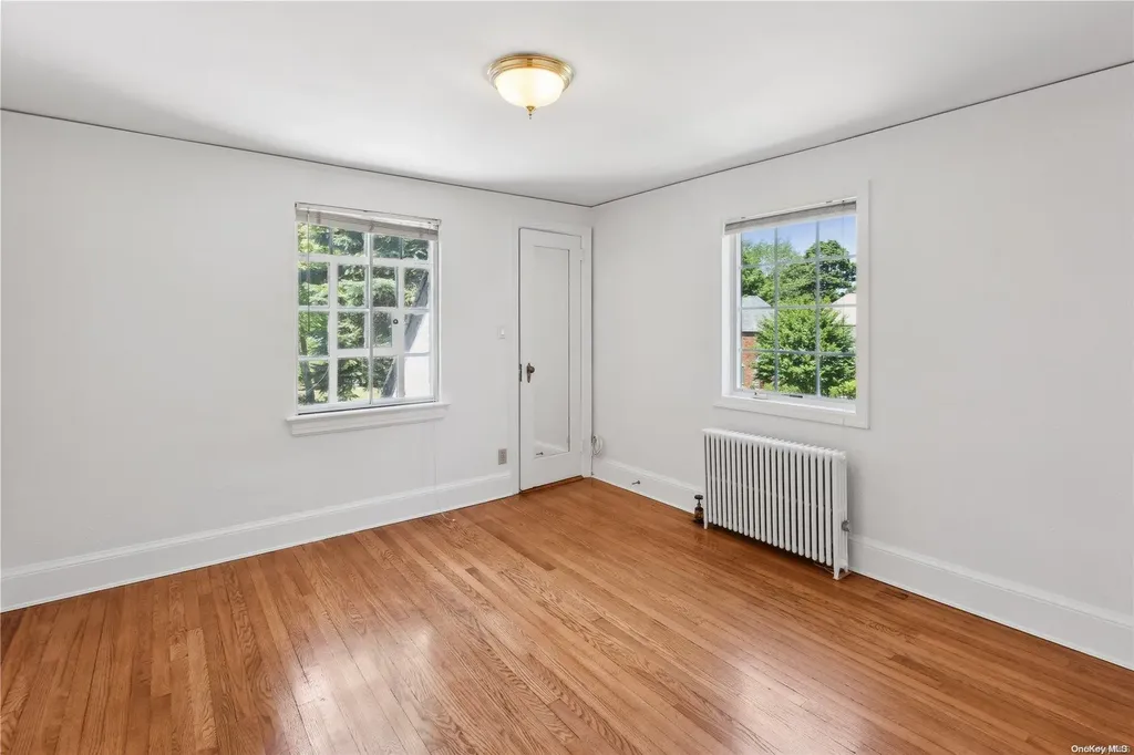 64 Rolling Hill Road Manhasset NY 11030