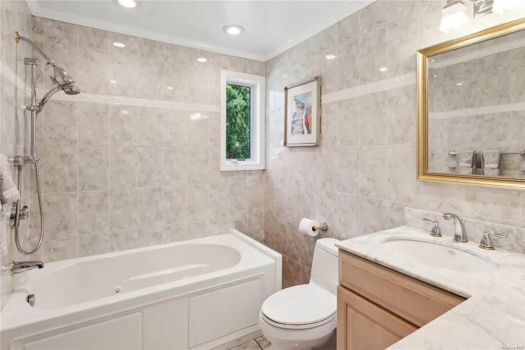 64 Rolling Hill Road Manhasset NY 11030