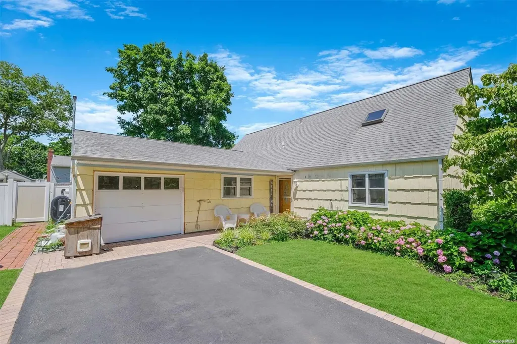 182 Sheets Avenue Holbrook NY 11741