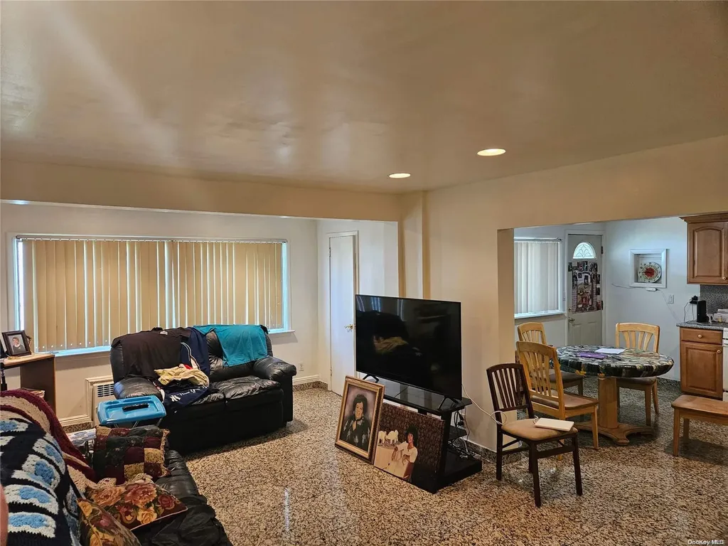 254 John Street Lawrence NY 11559