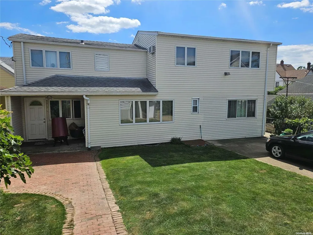 254 John Street Lawrence NY 11559