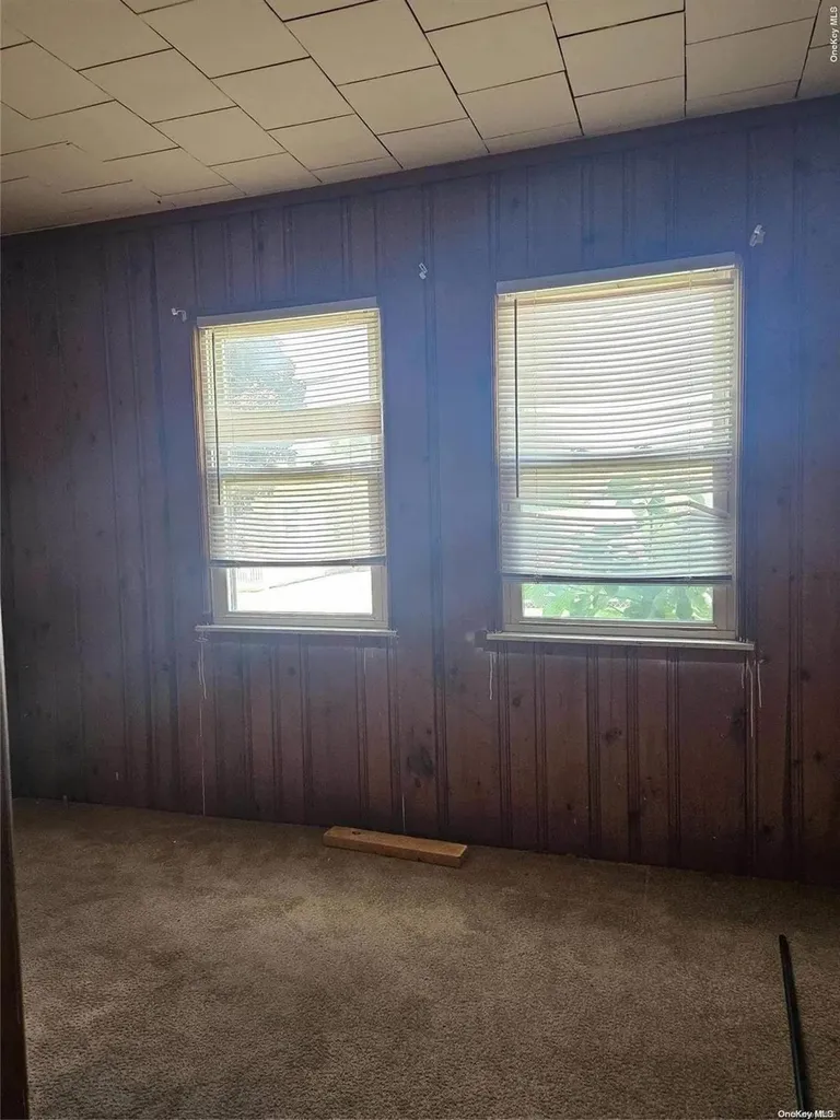 254 John Street Lawrence NY 11559