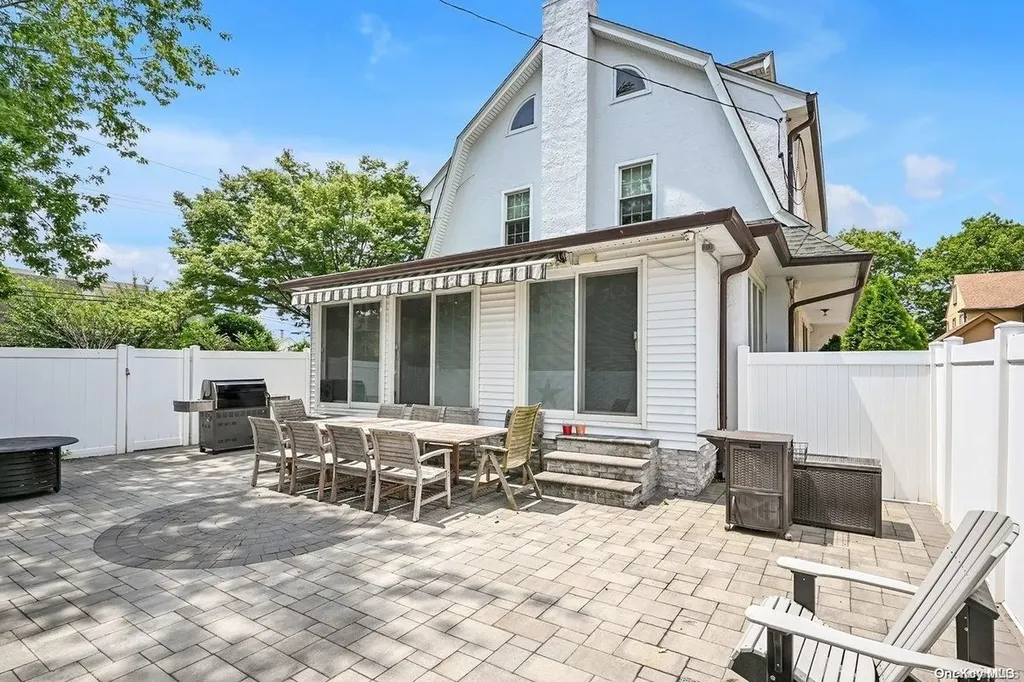 207-15 39th Avenue Bayside NY 11361