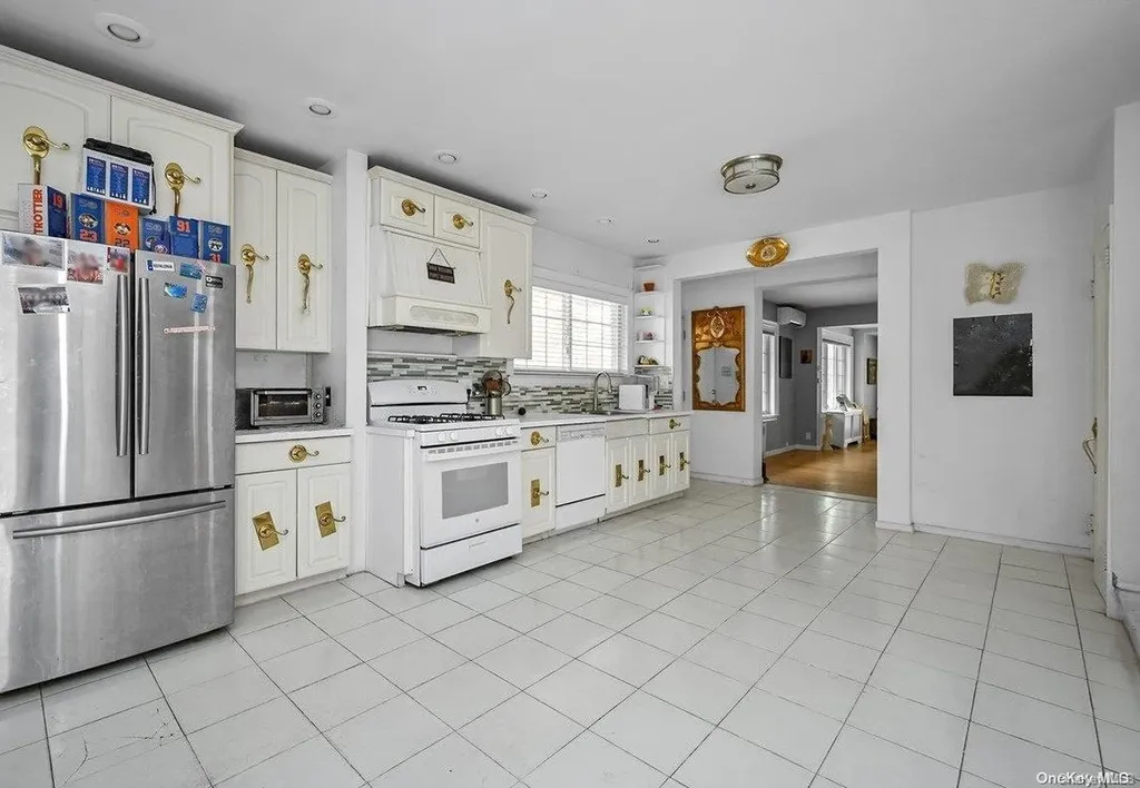 207-15 39th Avenue Bayside NY 11361