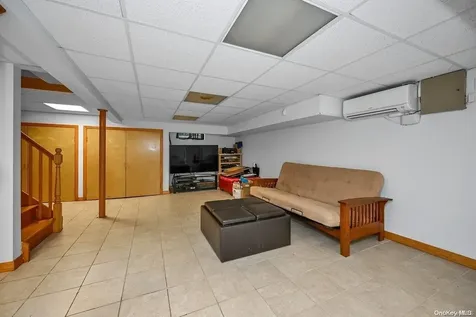 207-15 39th Avenue Bayside NY 11361