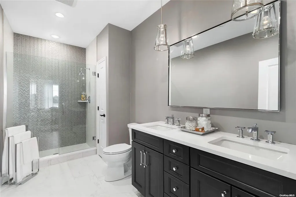 302 Silver Timber Drive Yaphank NY 11980