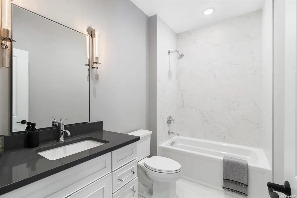302 Silver Timber Drive Yaphank NY 11980
