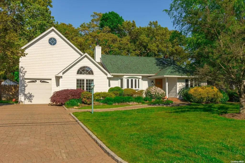 979 Aberdeen Road Bay Shore NY 11706