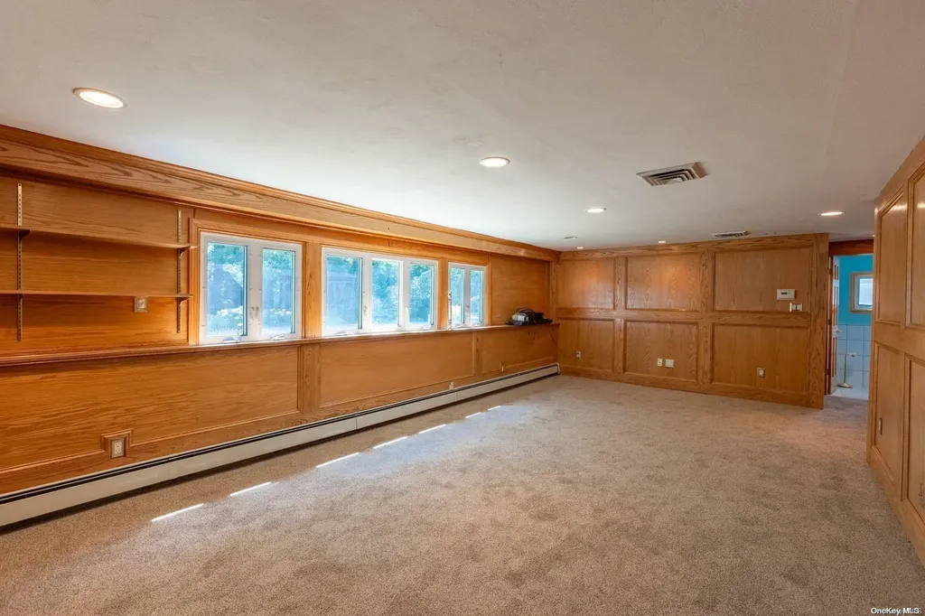 979 Aberdeen Road Bay Shore NY 11706
