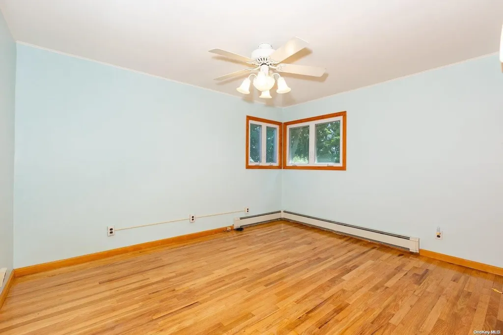 979 Aberdeen Road Bay Shore NY 11706