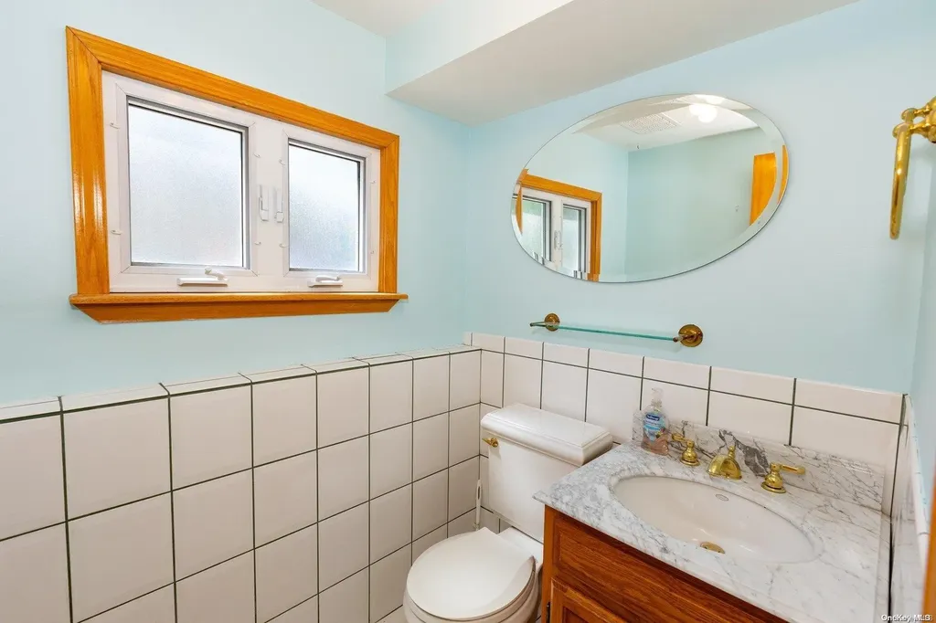 979 Aberdeen Road Bay Shore NY 11706
