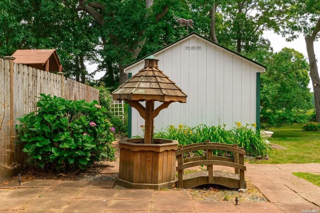 979 Aberdeen Road Bay Shore NY 11706