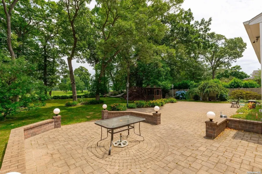 979 Aberdeen Road Bay Shore NY 11706